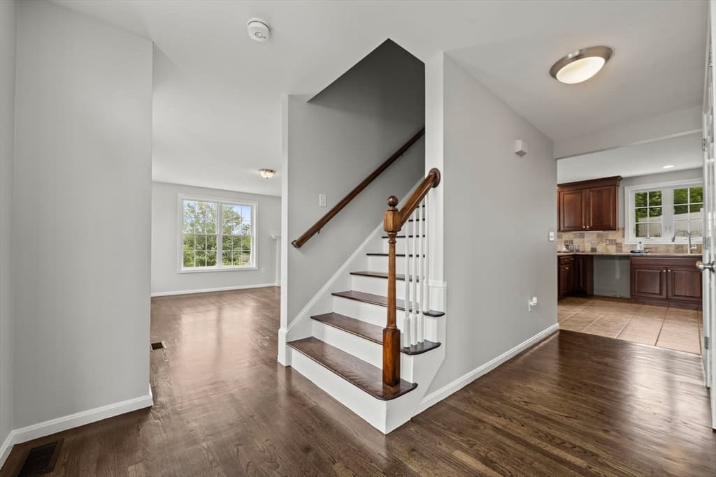 8 Woods Hill Cir, Woburn MA 01801 photo 16