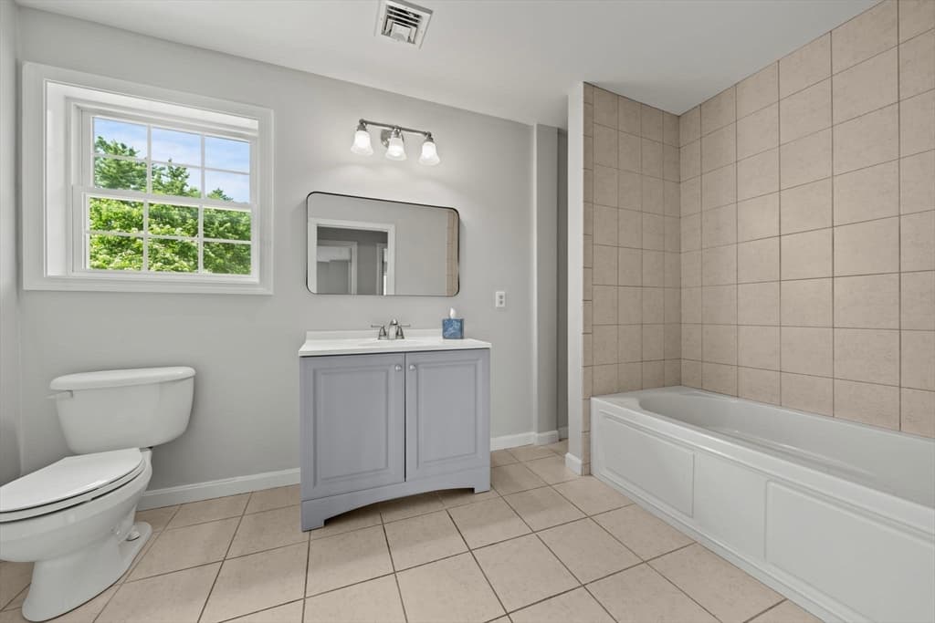 8 Woods Hill Cir, Woburn MA 01801 photo 30