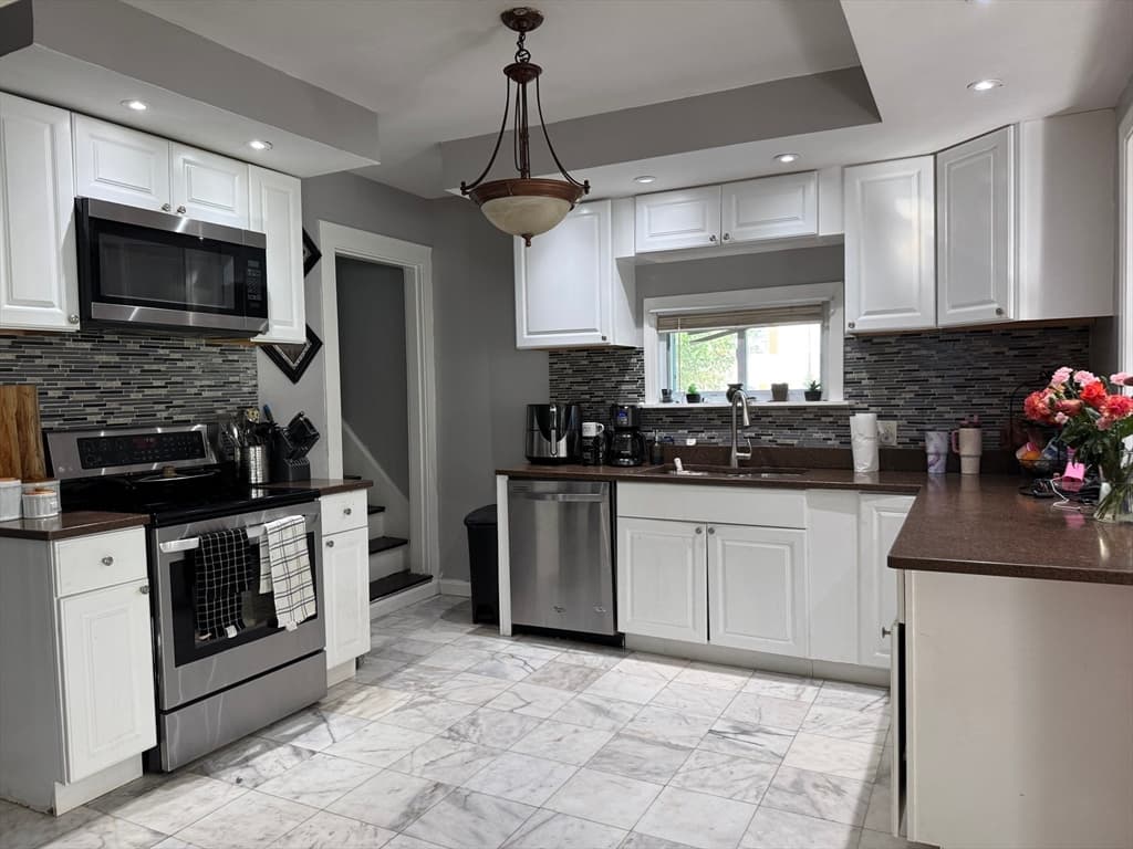 Single Family Residence at 35 Farmland, Lowell MA 01852, photo 3 of 22
