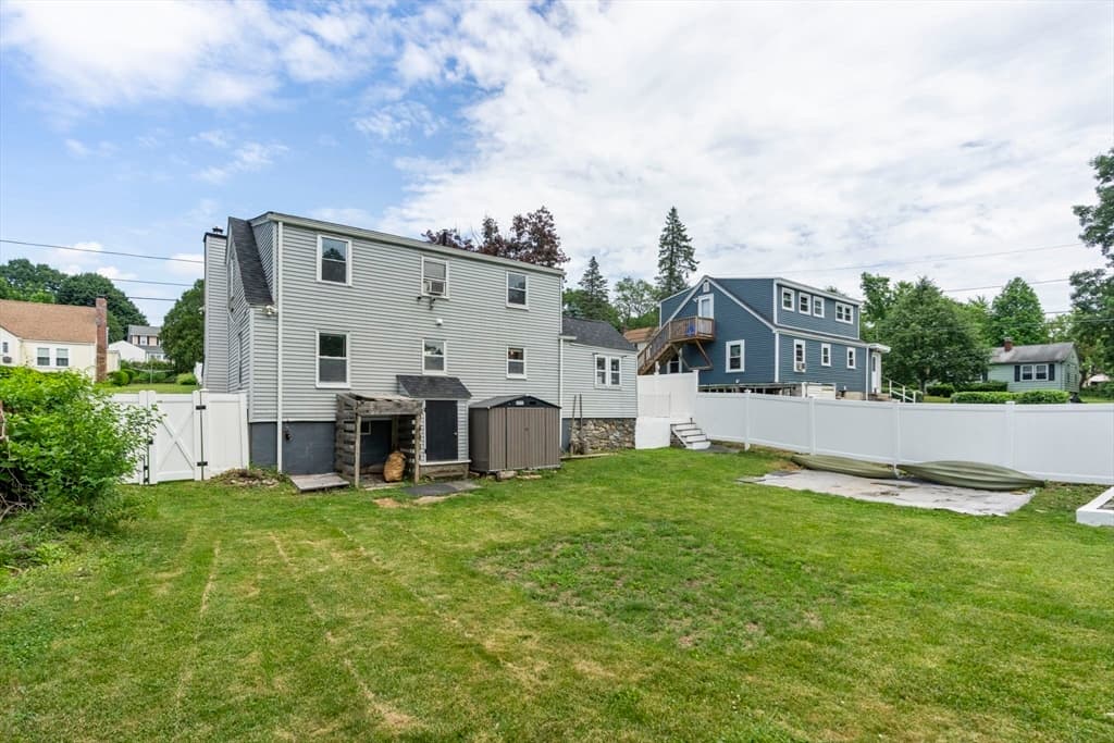 Single Family Residence at 40 Calumet Ave, Worcester MA 01606, photo 26 of 29