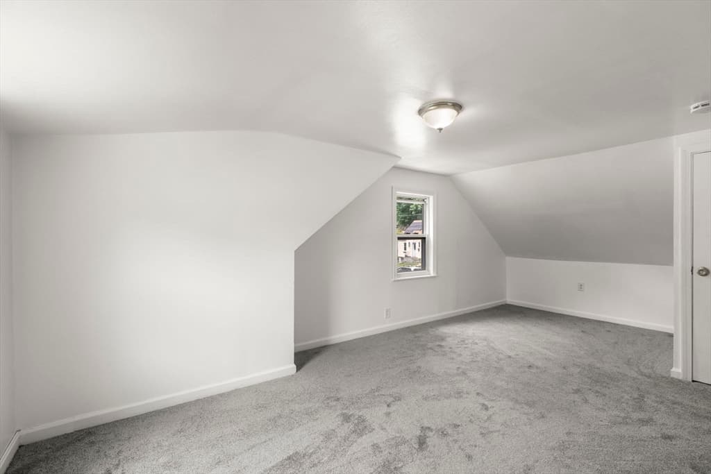 Single Family Residence at 40 Calumet Ave, Worcester MA 01606, photo 18 of 29