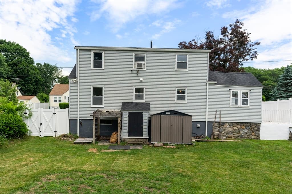 Single Family Residence at 40 Calumet Ave, Worcester MA 01606, photo 25 of 29