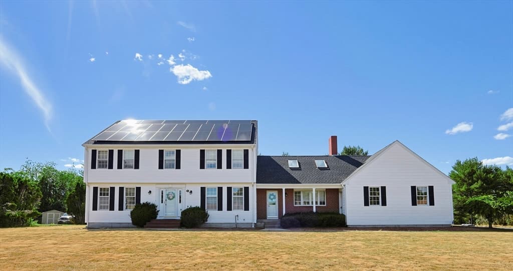 50 Meadowlark Dr, Seekonk MA 02771