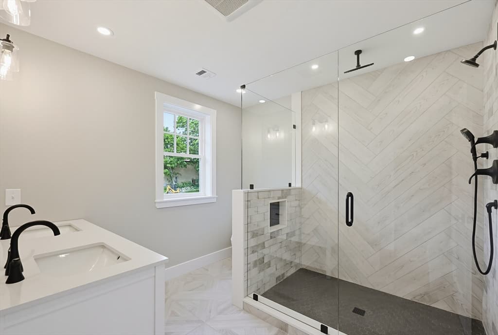 Single Family Residence at 37 Poquanticut Ave # 37, Easton MA 02356, Easton, photo 27 of 29