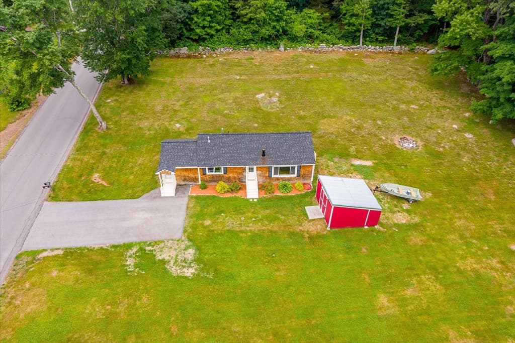 Single Family Residence at 185 Linden St, Berlin MA 01503, Berlin, photo 5 of 22