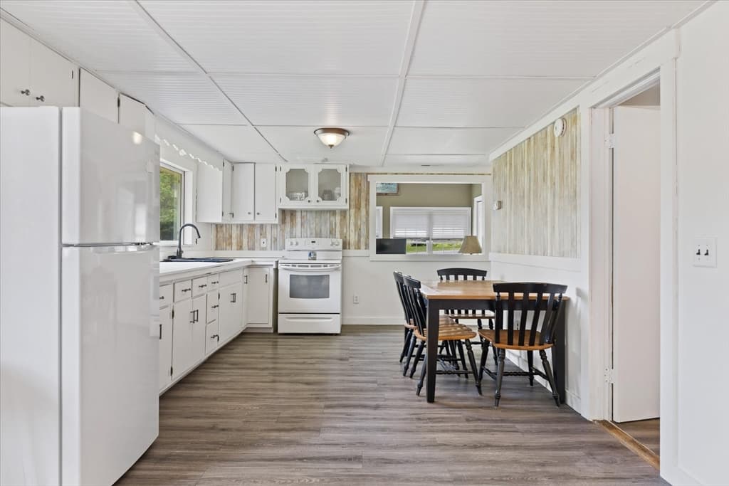 Single Family Residence at 185 Linden St, Berlin MA 01503, Berlin, photo 15 of 22