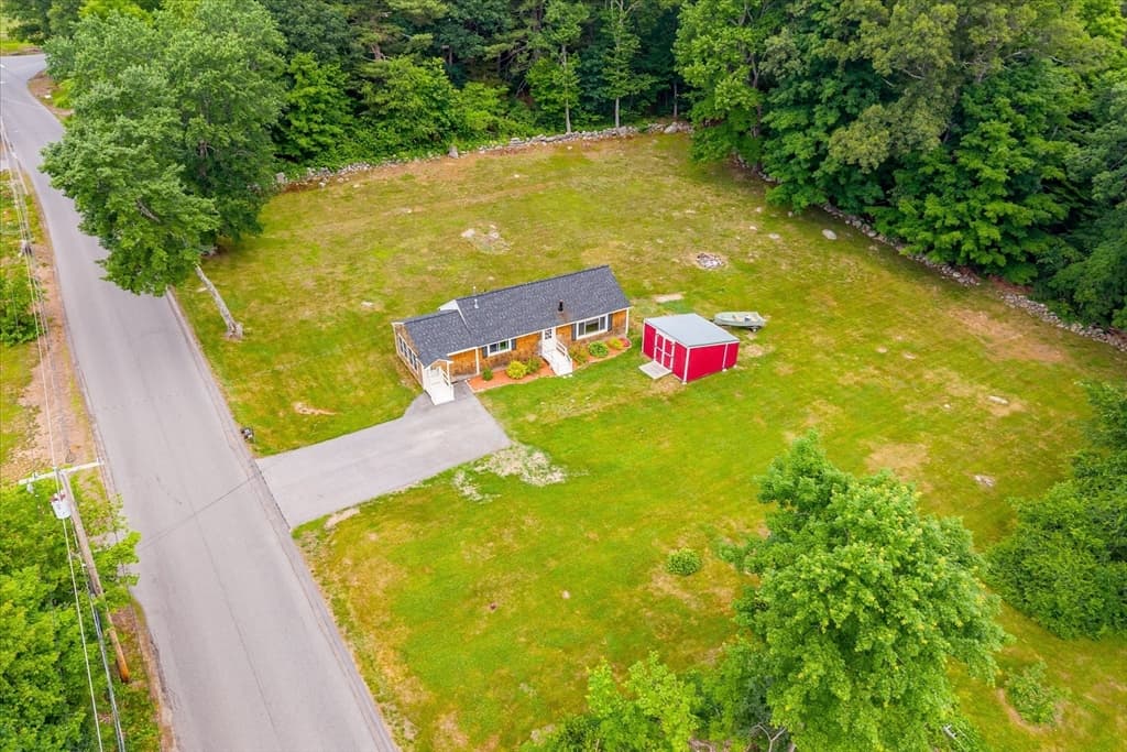 Single Family Residence at 185 Linden St, Berlin MA 01503, Berlin, photo 4 of 22