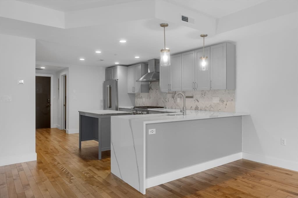 Condominium at 50 Hichborn St # 506, Boston MA 02135, photo 10 of 27
