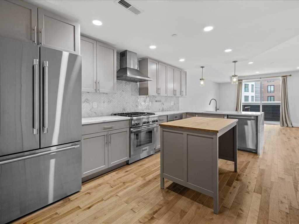 Condominium at 50 Hichborn St # 506, Boston MA 02135, photo 8 of 27