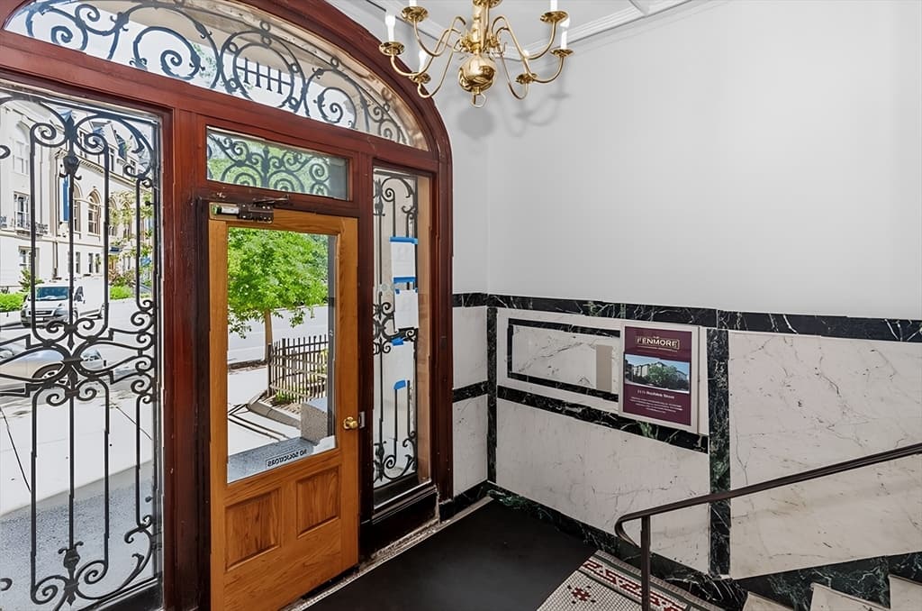Condominium at 1111 Boylston St. # 48, Boston MA 02215, photo 4 of 16
