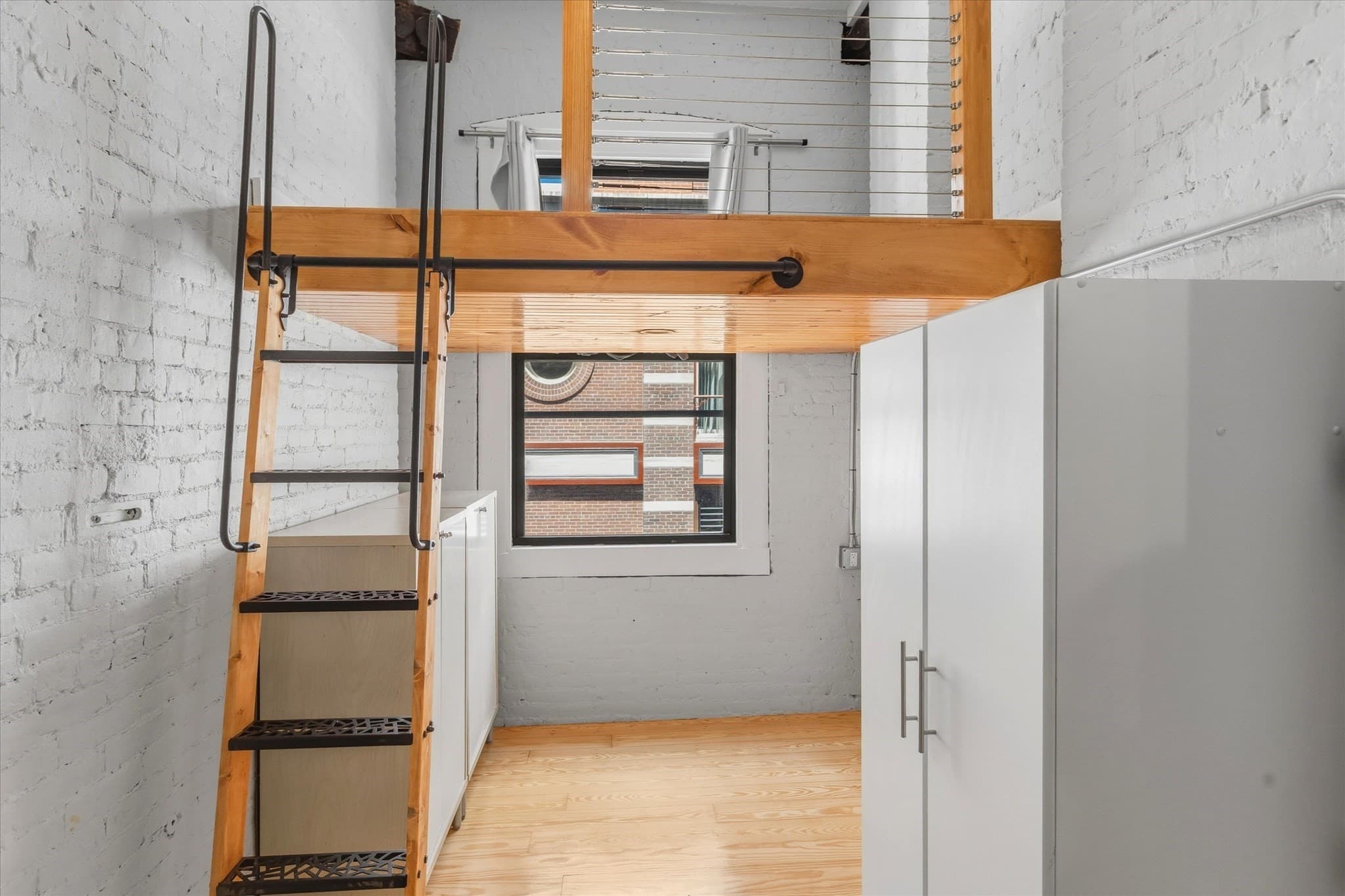 Condominium at 107 South St # 2F, Boston MA 02111, photo 27 of 38