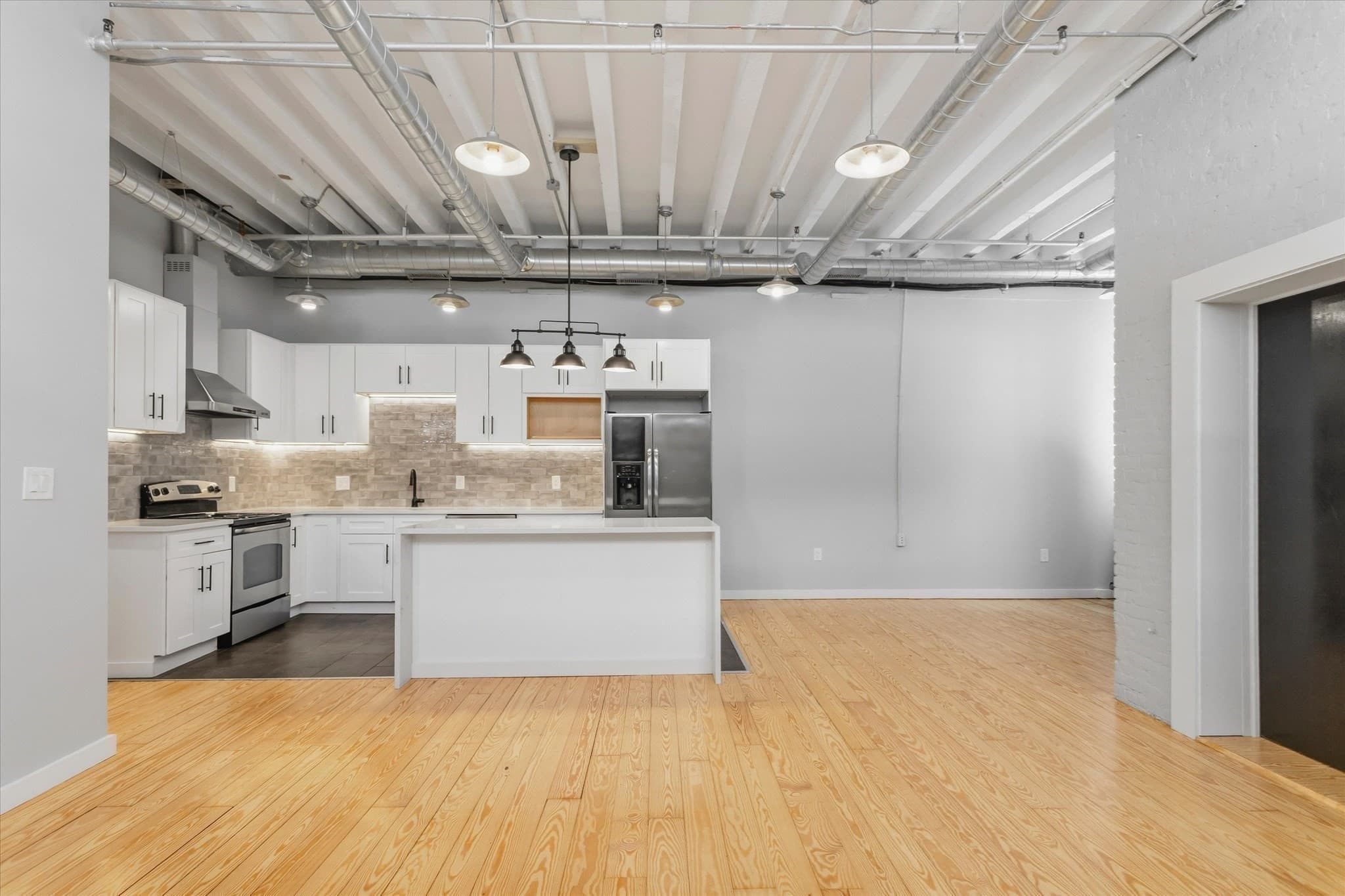 Condominium at 107 South St # 2F, Boston MA 02111, photo 13 of 38
