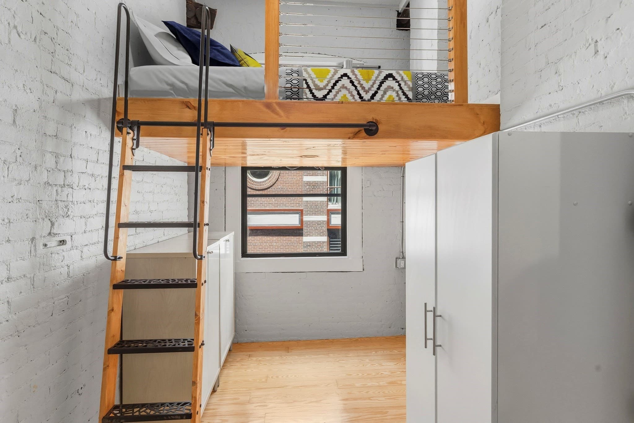 Condominium at 107 South St # 2F, Boston MA 02111, photo 26 of 38