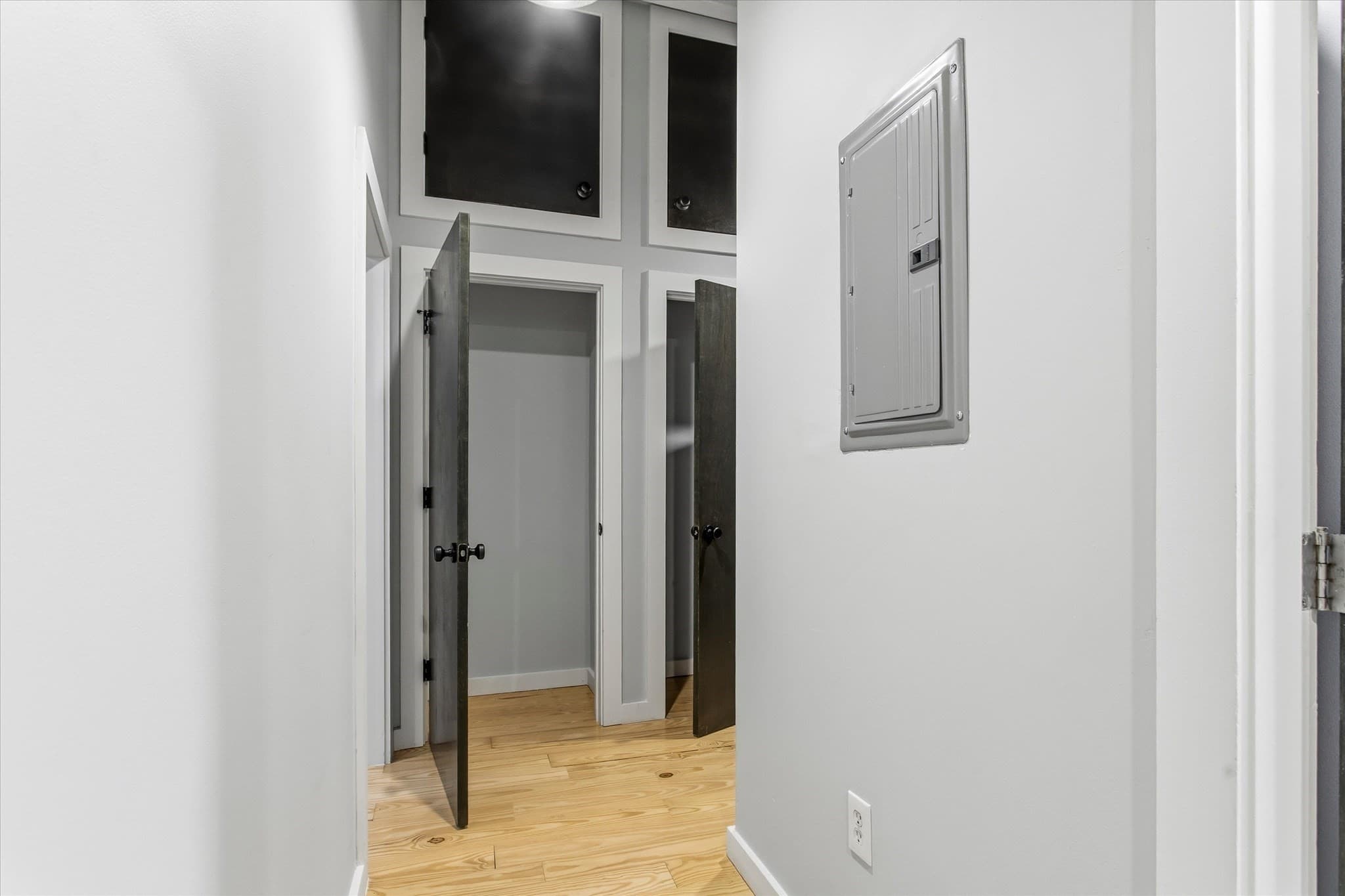 Condominium at 107 South St # 2F, Boston MA 02111, photo 36 of 38