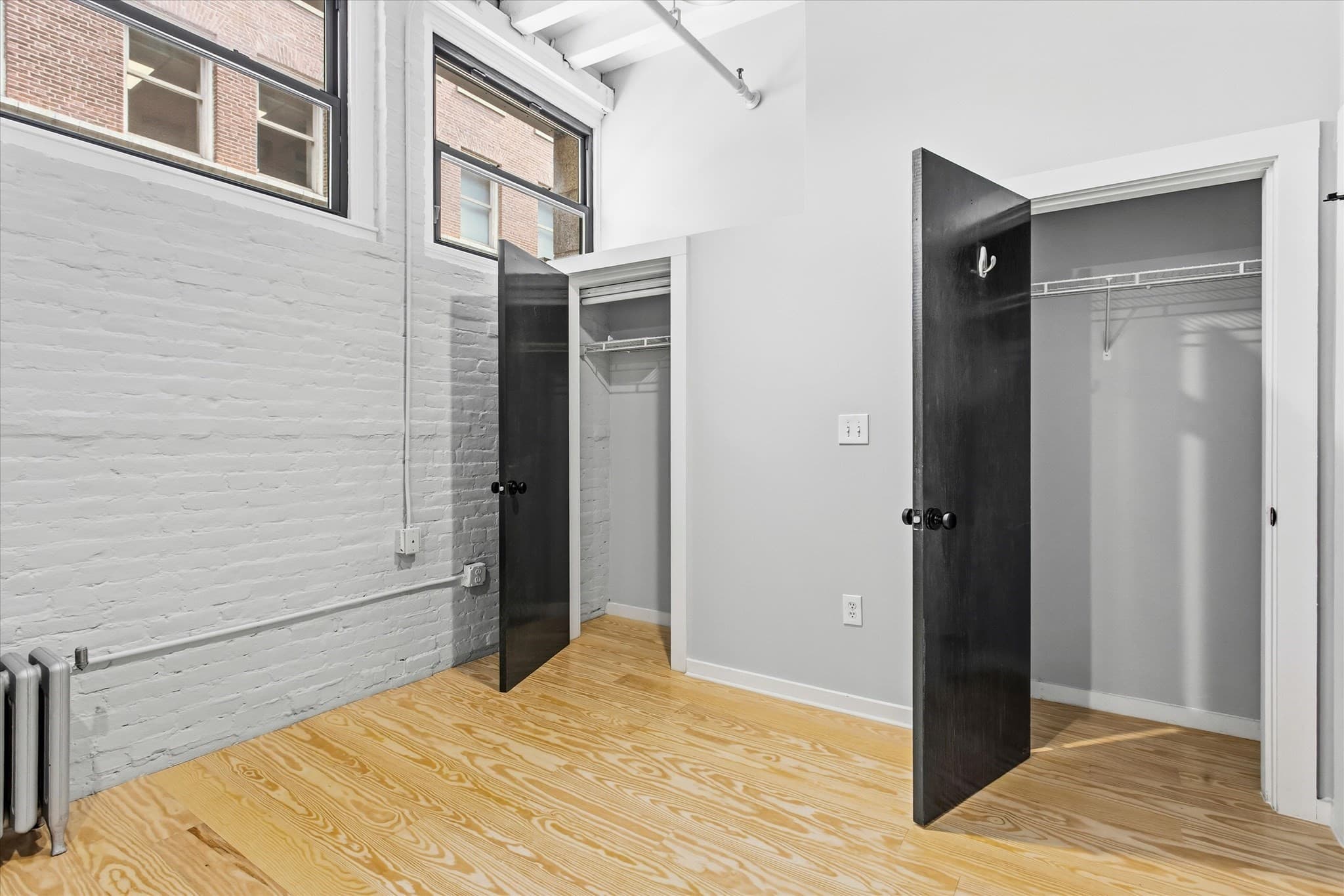 Condominium at 107 South St # 2F, Boston MA 02111, photo 34 of 38