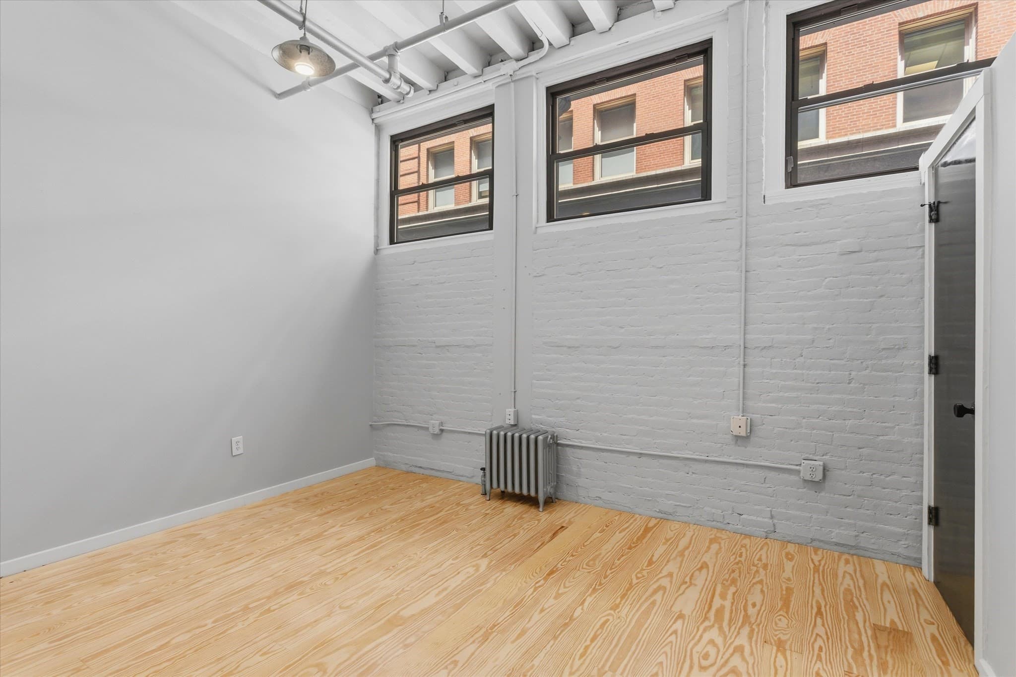 Condominium at 107 South St # 2F, Boston MA 02111, photo 33 of 38