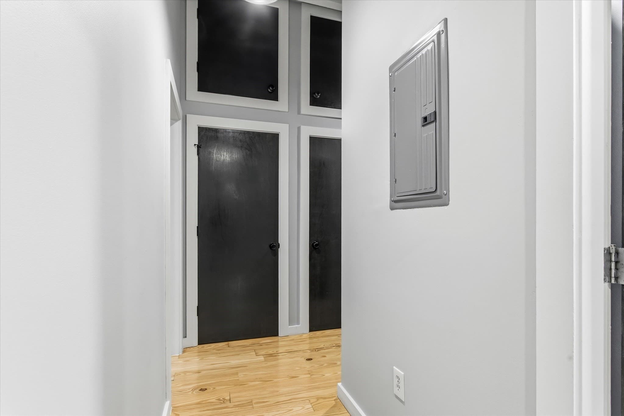 Condominium at 107 South St # 2F, Boston MA 02111, photo 35 of 38
