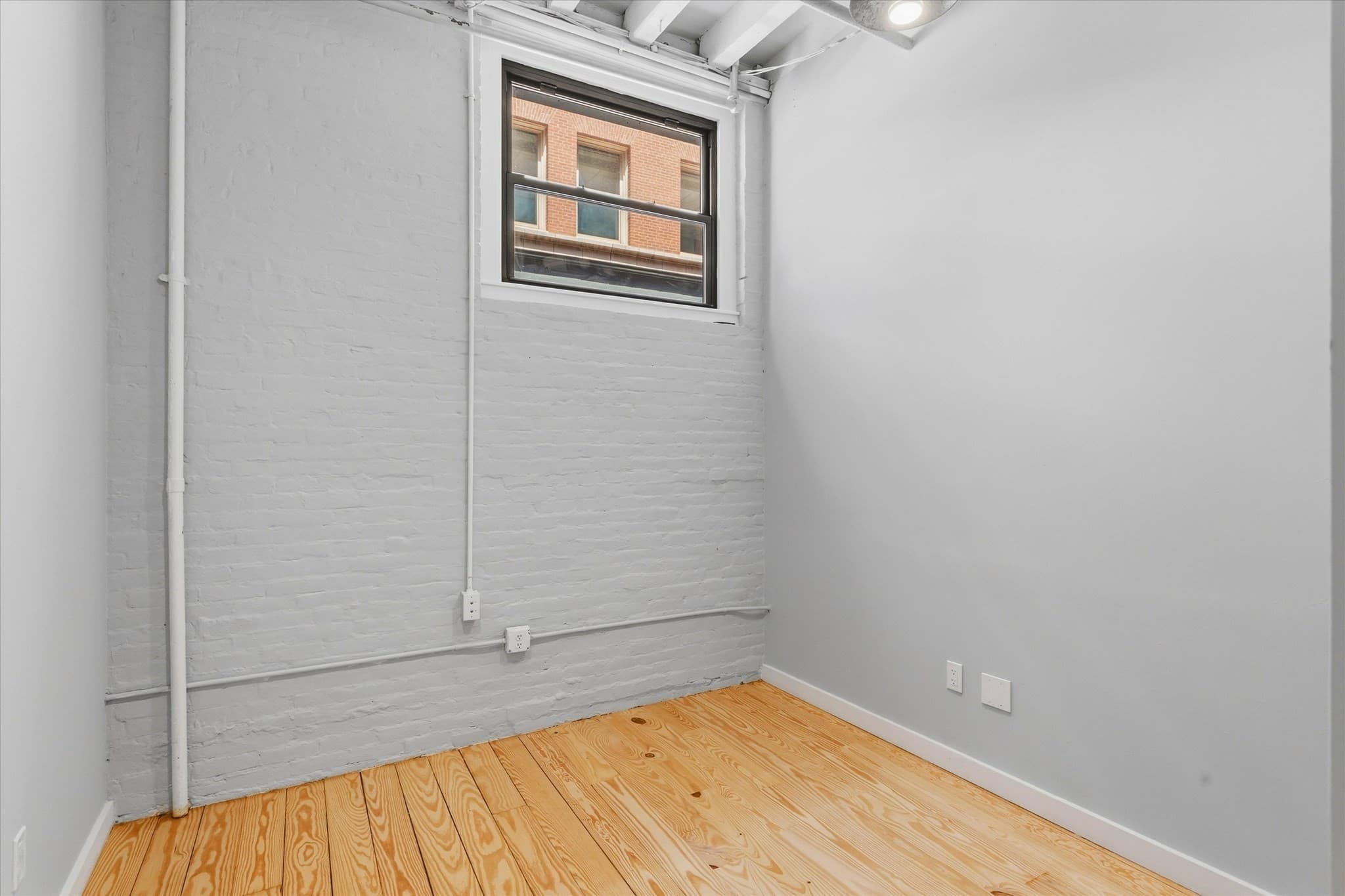 Condominium at 107 South St # 2F, Boston MA 02111, photo 29 of 38
