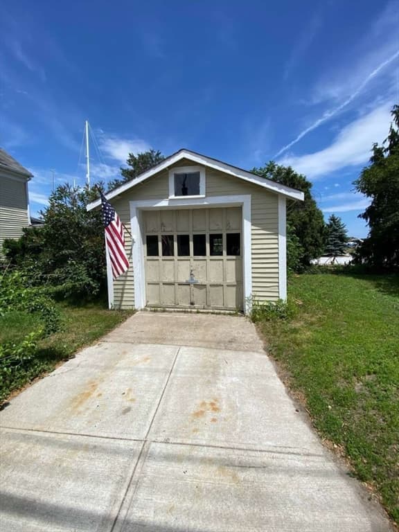 Single Family Residence at 360 Merrimac Street, Newburyport MA 01950, photo 6 of 41