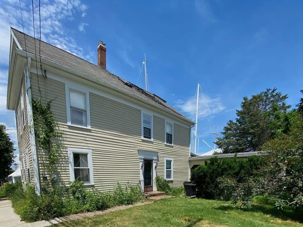 Single Family Residence at 360 Merrimac Street, Newburyport MA 01950, photo 9 of 41