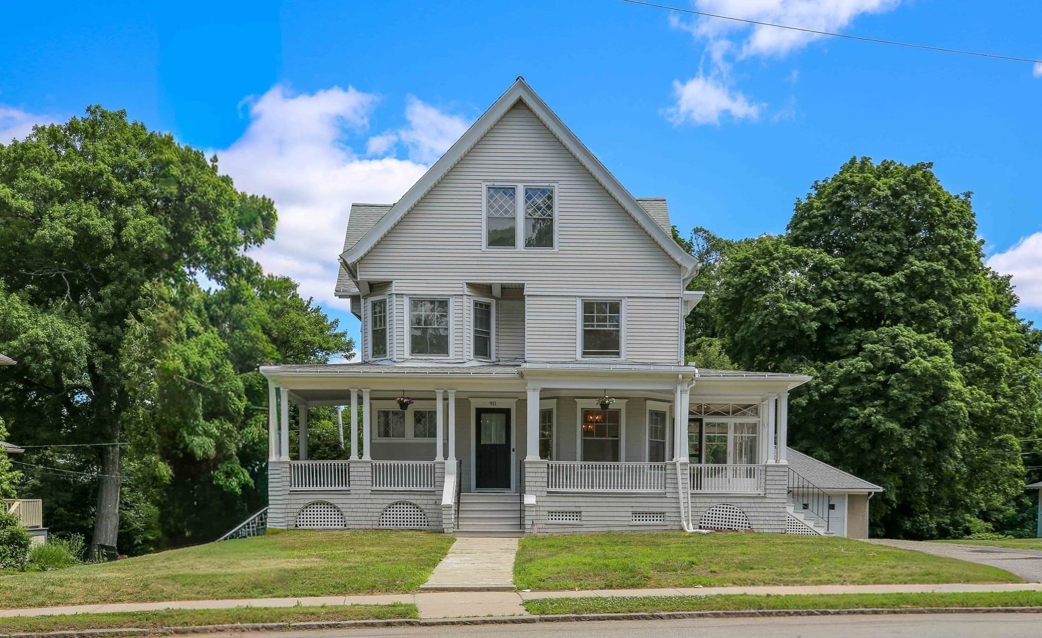 Single Family Residence at 911 Pleasant St, Worcester MA 01602, photo 12 of 42