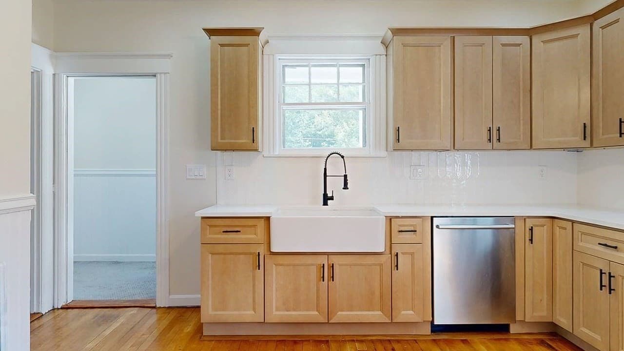 Single Family Residence at 911 Pleasant St, Worcester MA 01602, photo 14 of 42