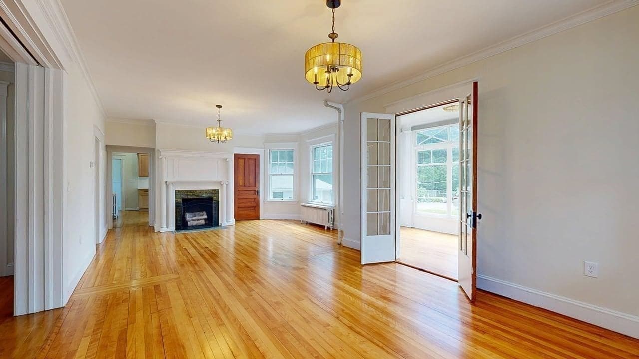 Single Family Residence at 911 Pleasant St, Worcester MA 01602, photo 18 of 42