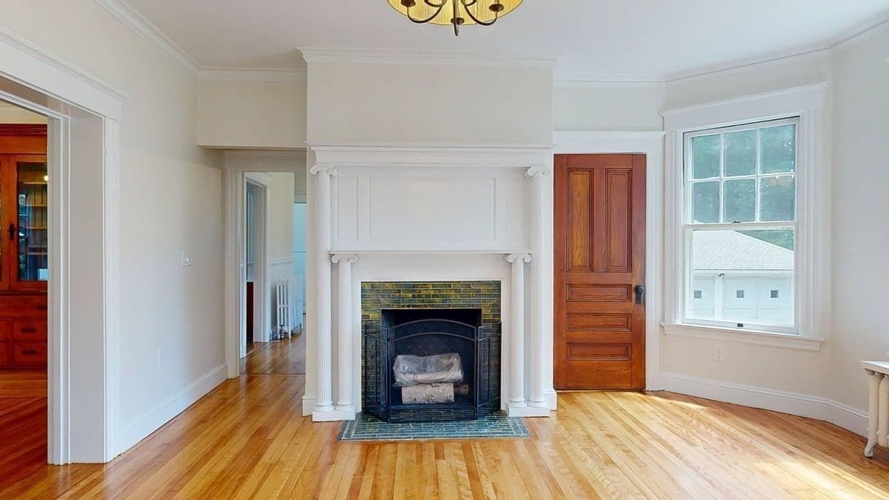 Single Family Residence at 911 Pleasant St, Worcester MA 01602, photo 19 of 42