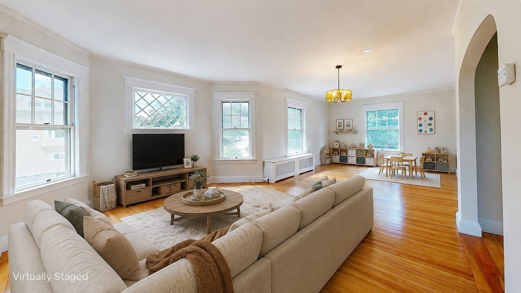 Single Family Residence at 911 Pleasant St, Worcester MA 01602, photo 4 of 42