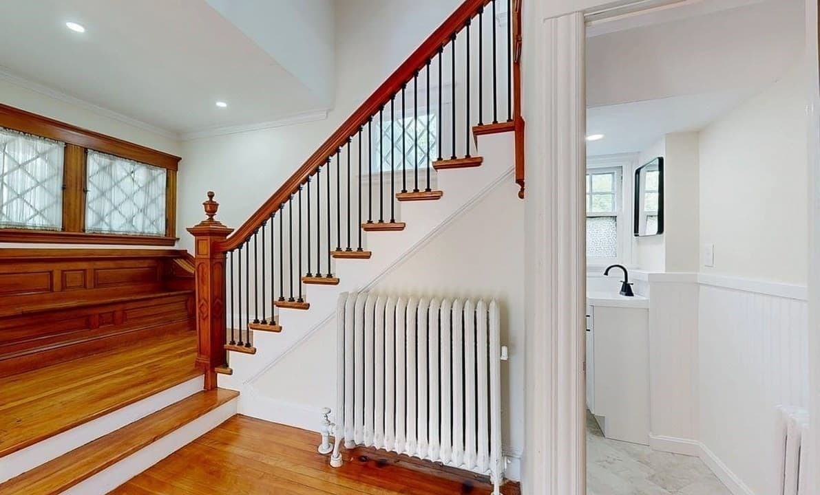 Single Family Residence at 911 Pleasant St, Worcester MA 01602, photo 25 of 42