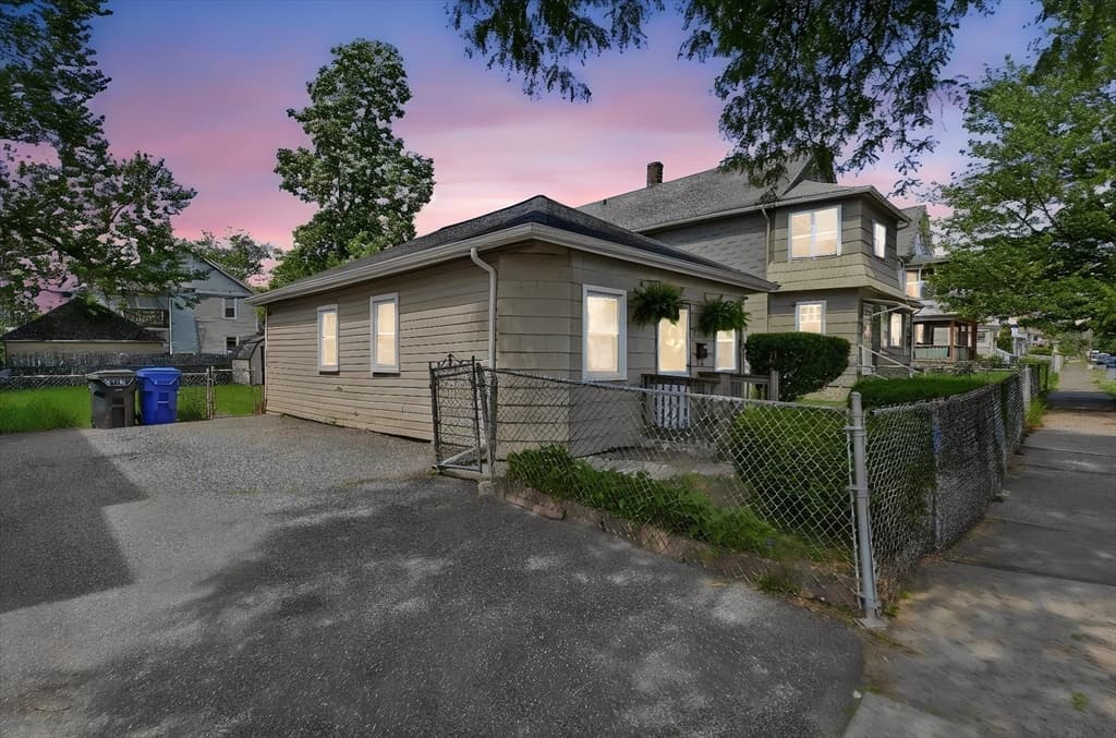 540 Armory Street, Springfield MA 01104