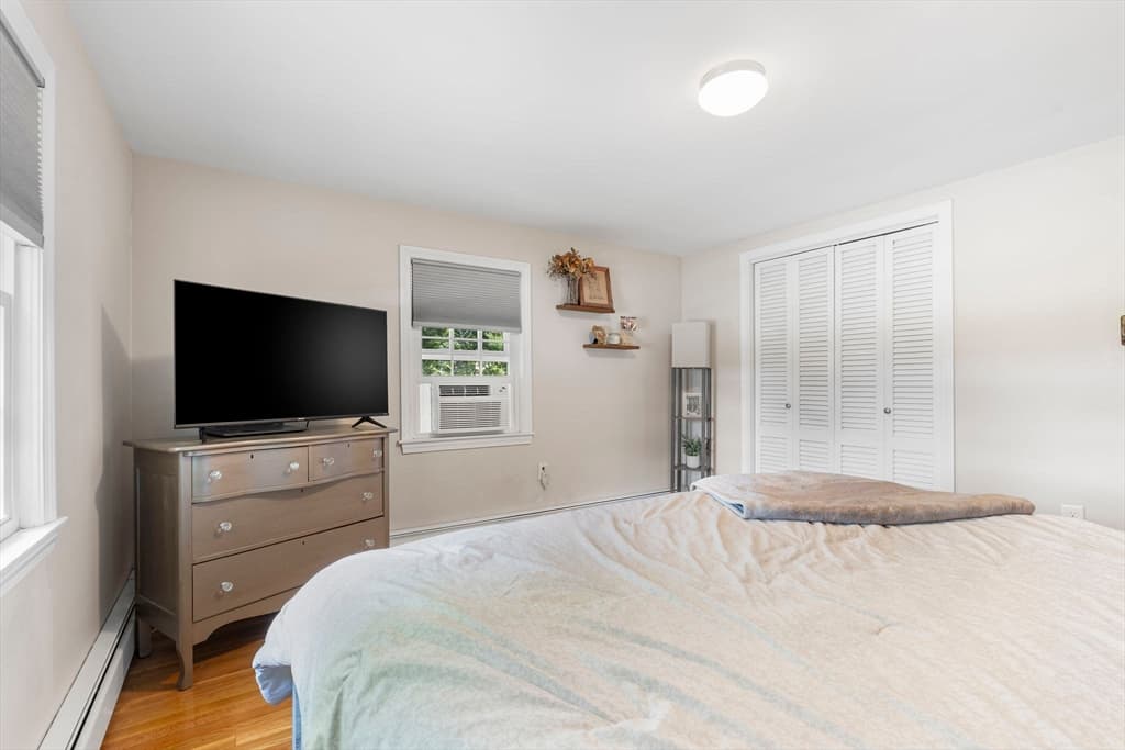 Single Family Residence at 35 Oakmeadow Ln, Methuen MA 01844, Methuen, photo 17 of 42