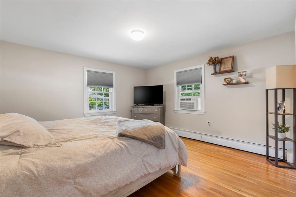 Single Family Residence at 35 Oakmeadow Ln, Methuen MA 01844, Methuen, photo 16 of 42