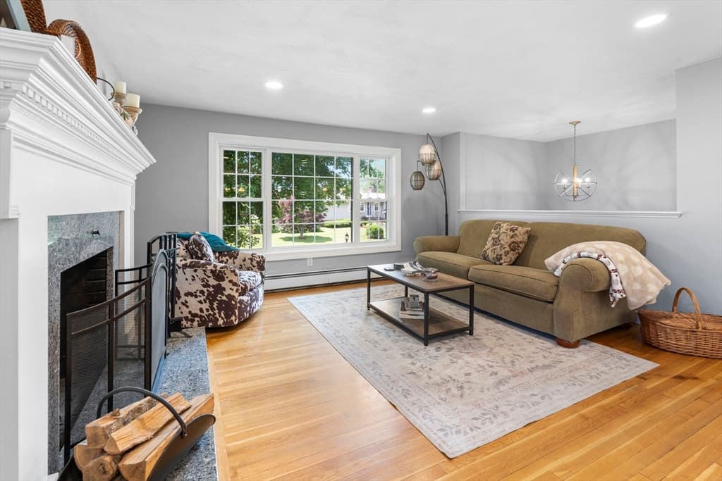Single Family Residence at 35 Oakmeadow Ln, Methuen MA 01844, Methuen, photo 11 of 42