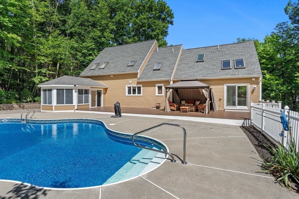 9 Abby Road, Westford MA 01886 photo 8