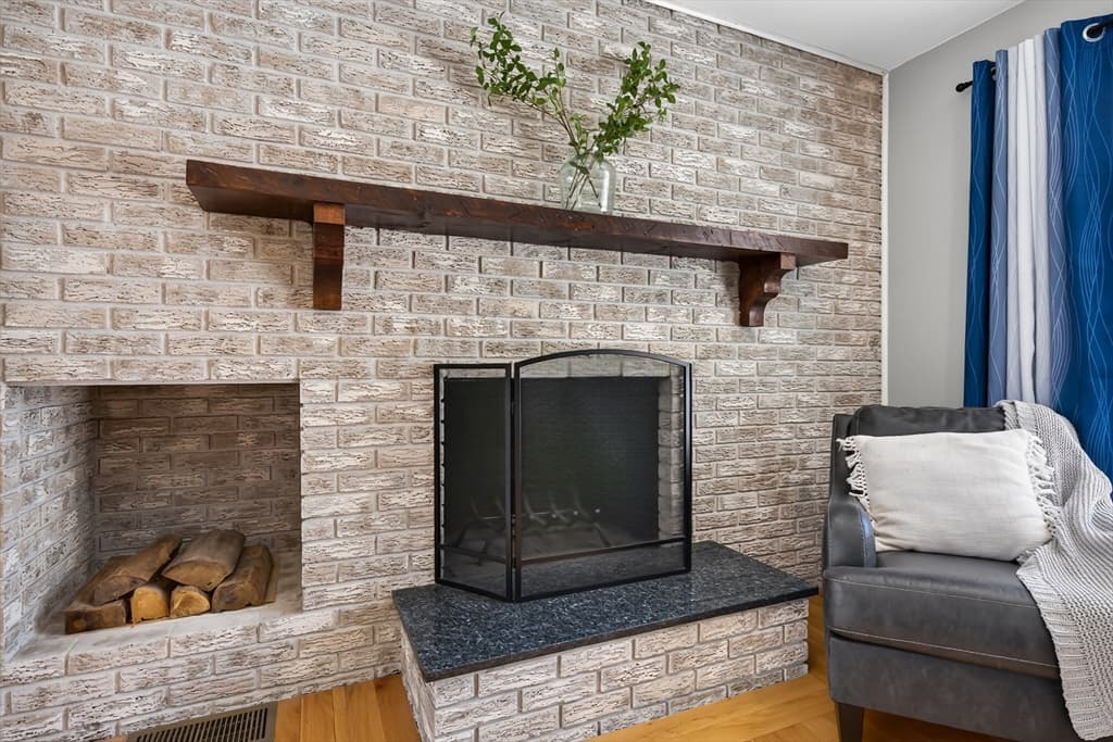Single Family Residence at 38 Brown Ave, Lunenburg MA 01462, photo 9 of 42