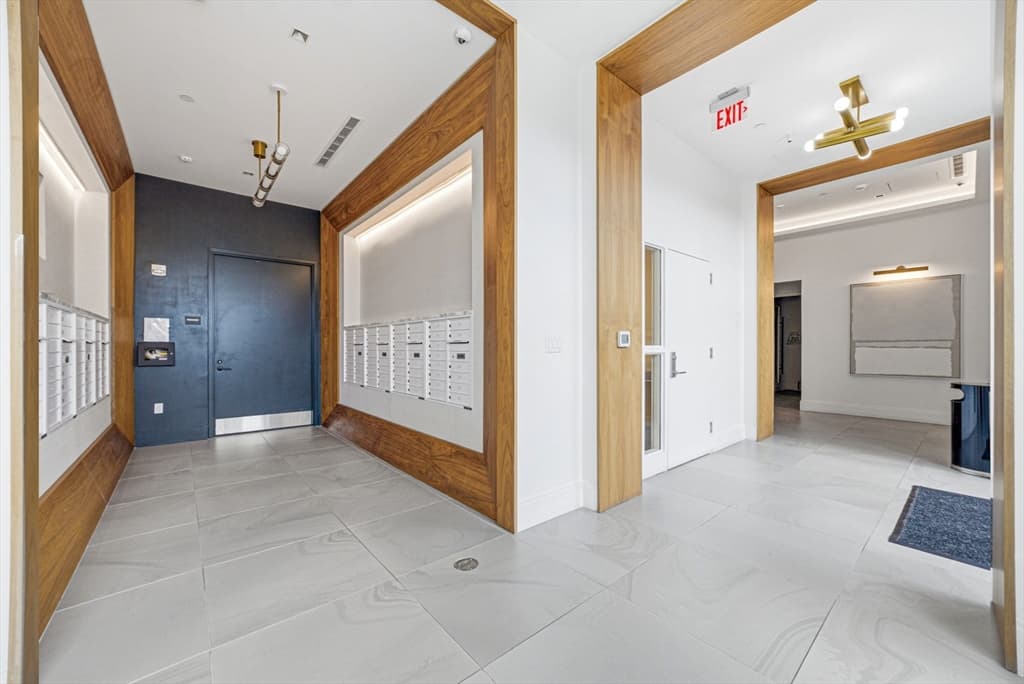 Condominium at 191 Washington St # 711, Boston MA 02135, photo 8 of 39