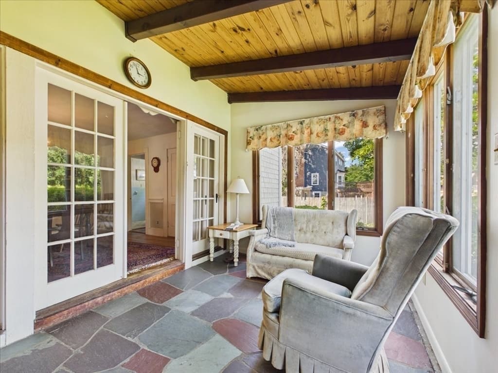 627 S Franklin St, Holbrook MA 02343 photo 10