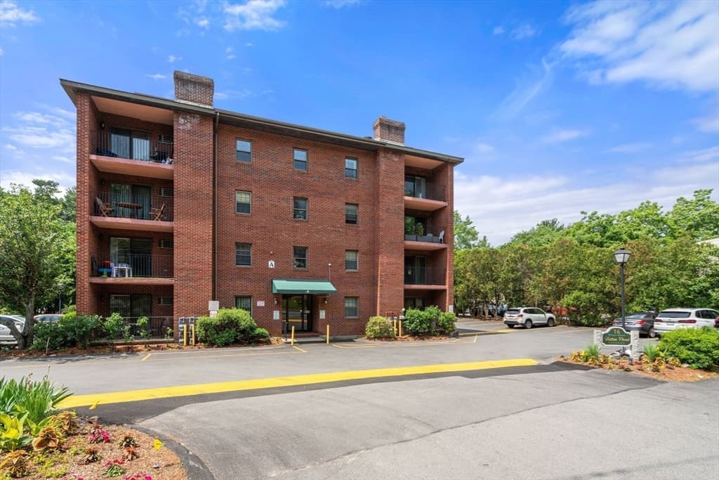 Condominium at 16 Winter St # 48A, Waltham MA 02452, Waltham, photo 2 of 14