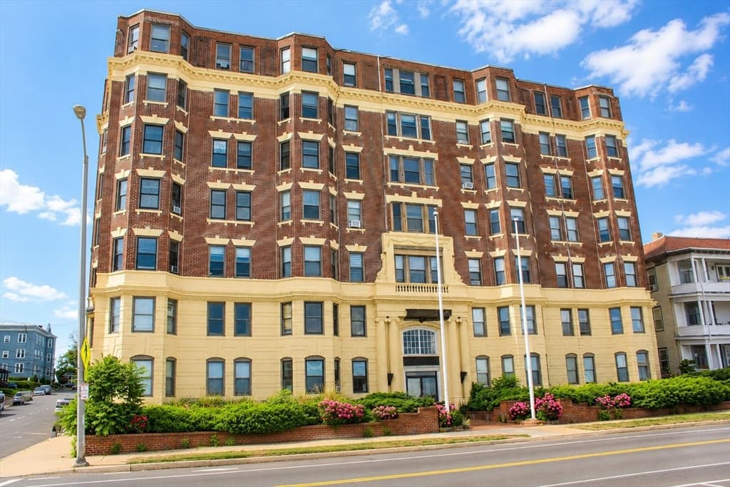 285 Lynn Shore Dr # 101, Lynn MA 01902 photo 2