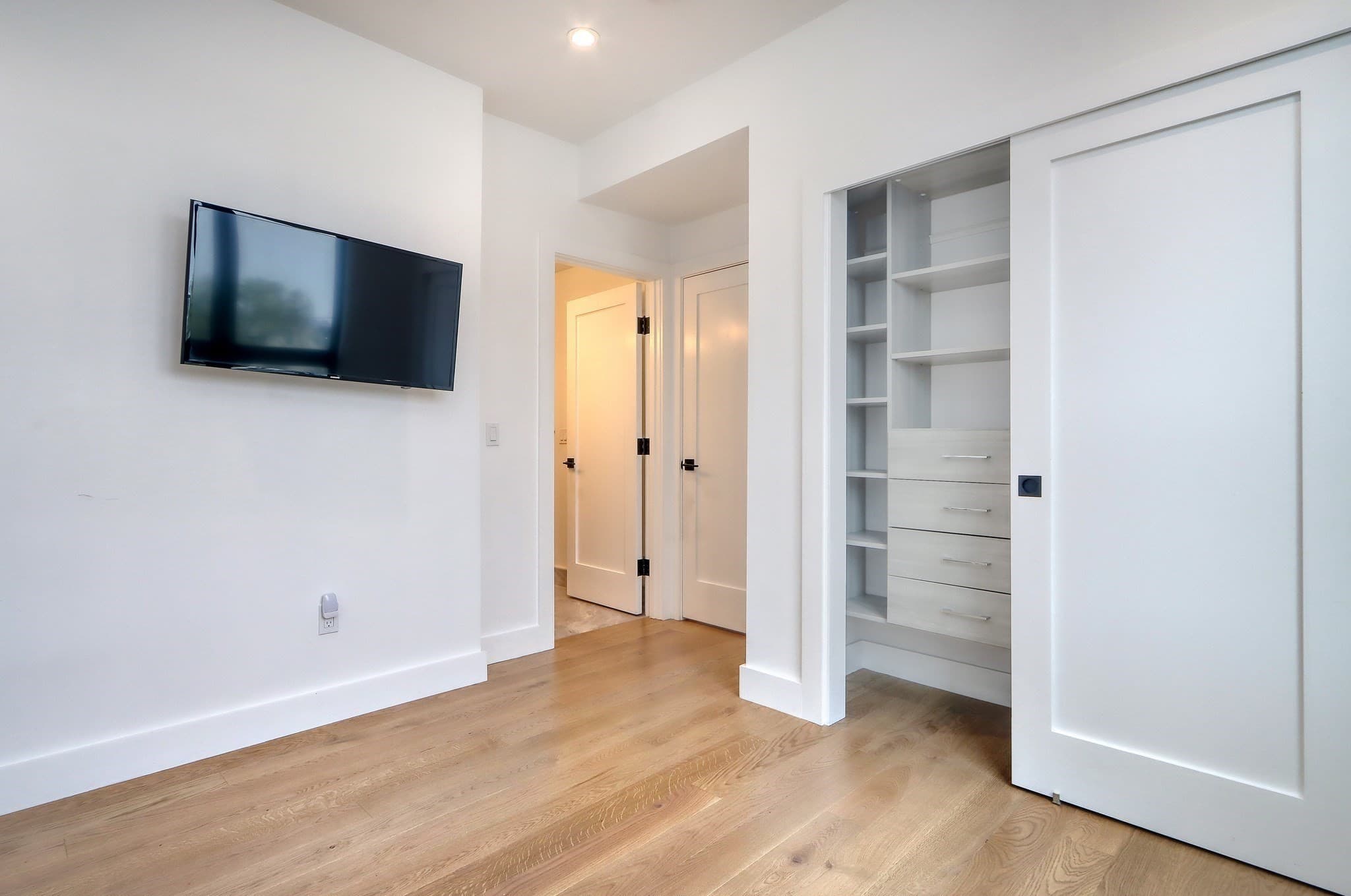 Condominium at 472 West Broadway # 204, Boston MA 02127, Boston, photo 9 of 23