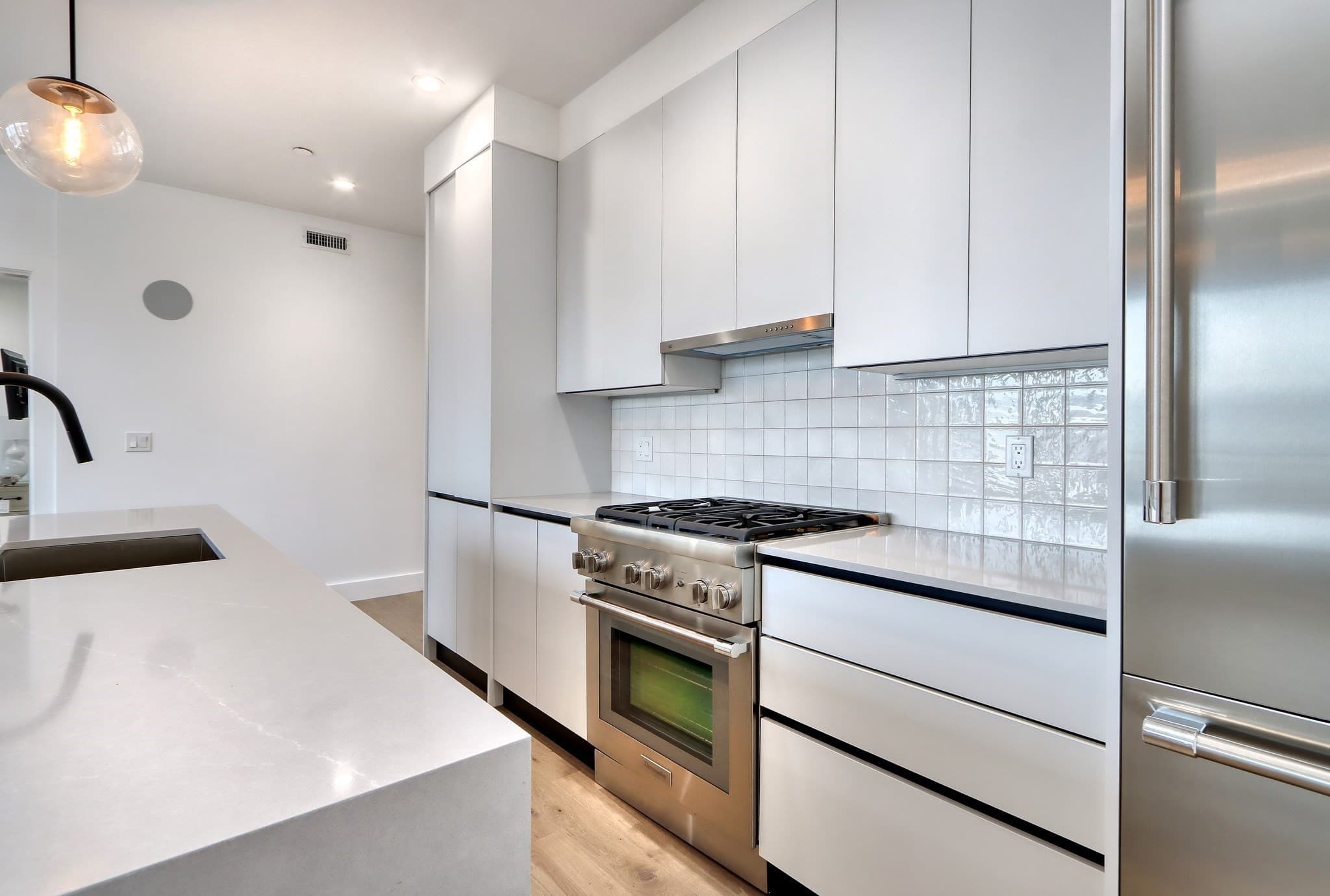 Condominium at 472 West Broadway # 204, Boston MA 02127, Boston, photo 4 of 23