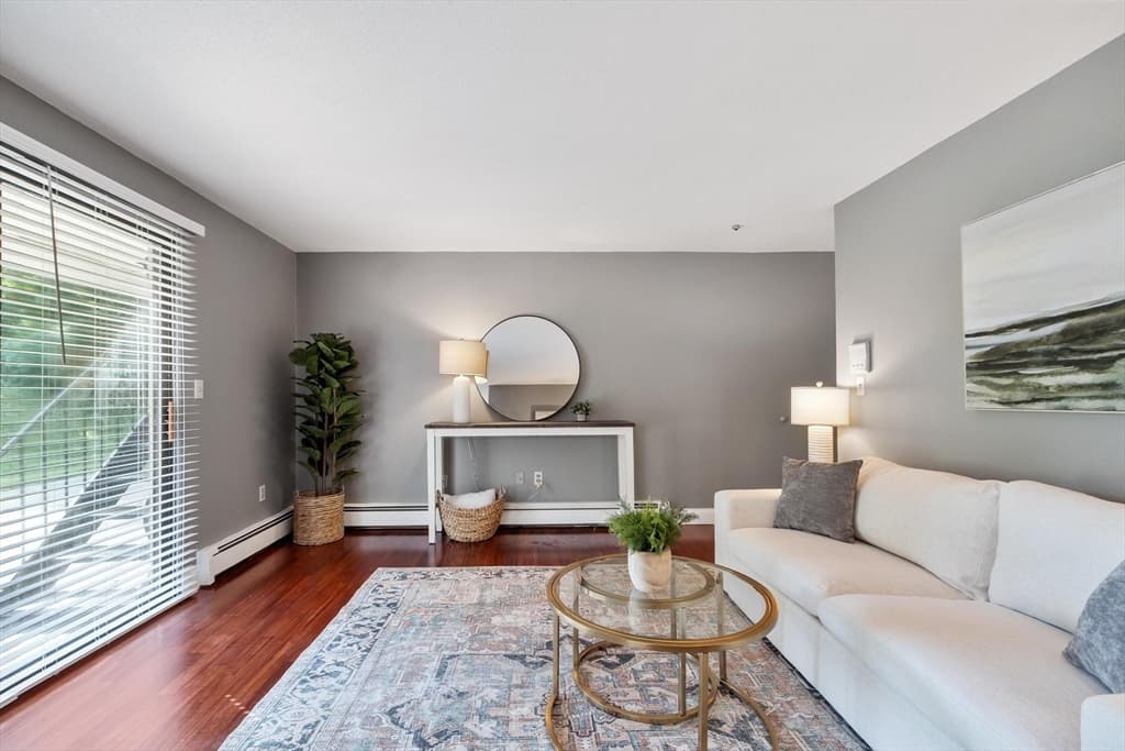 2510 Skyline # 7, Lowell MA 01854