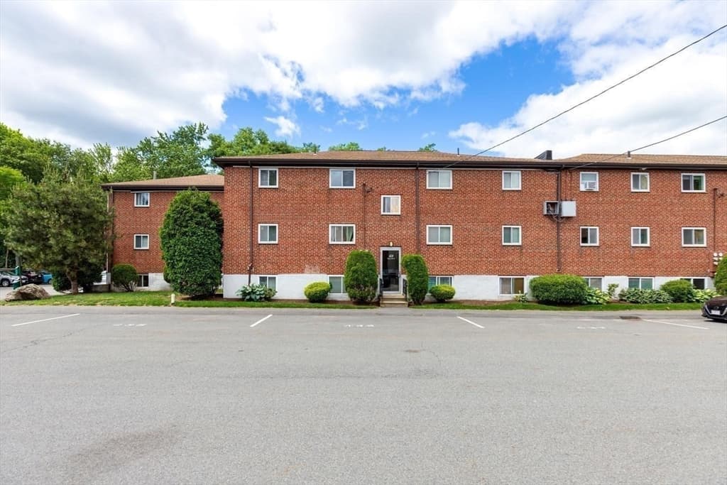 Condominium at 68 Bryon Rd. # 5, Boston MA 02467, Boston, photo 9 of 9