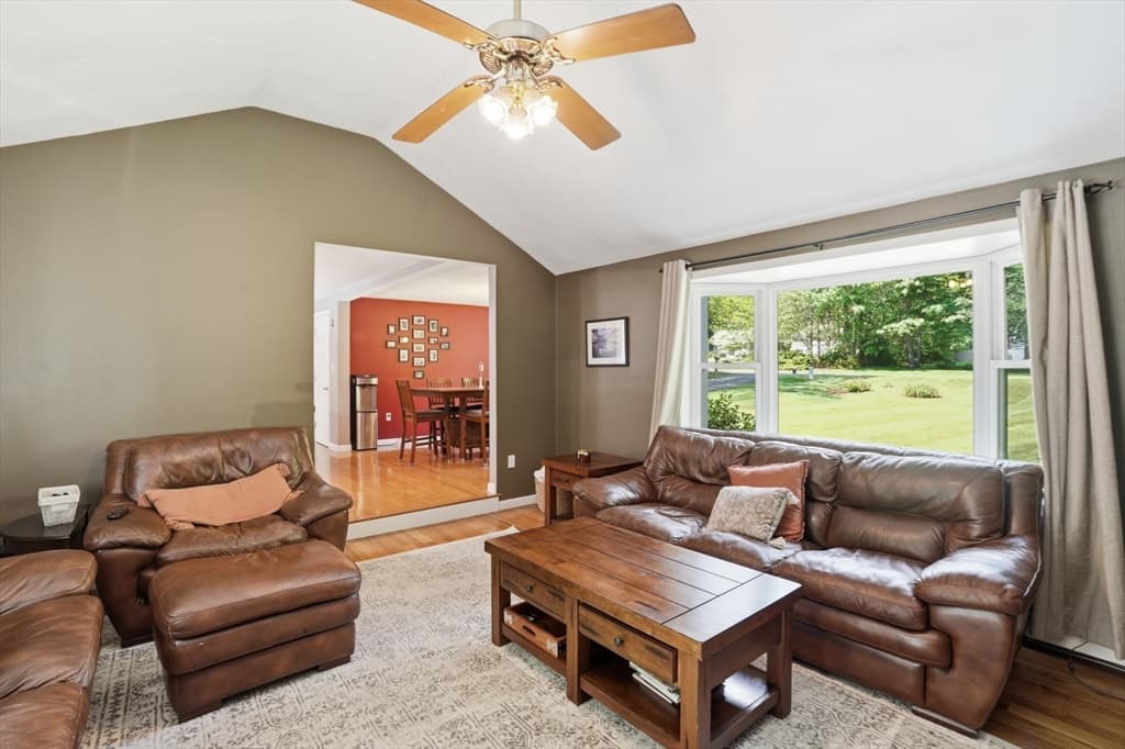 Single Family Residence at 61 Stoney Weir Rd, Halifax MA 02338, Halifax, photo 9 of 42