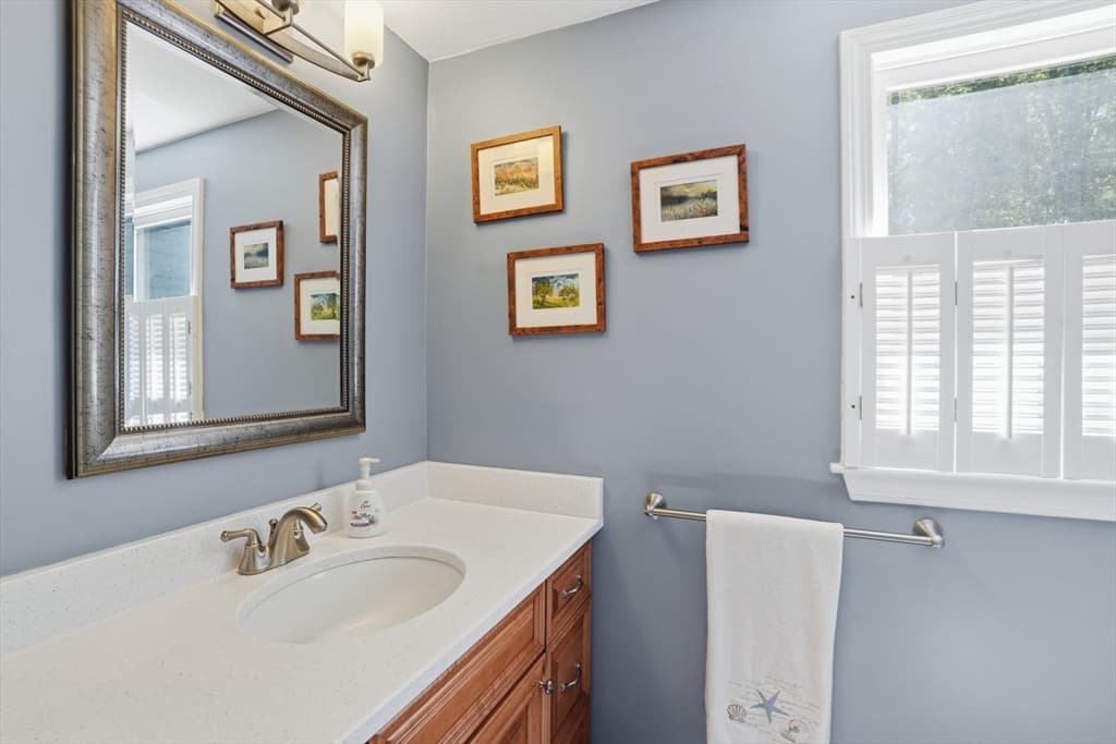 Single Family Residence at 61 Stoney Weir Rd, Halifax MA 02338, Halifax, photo 19 of 42