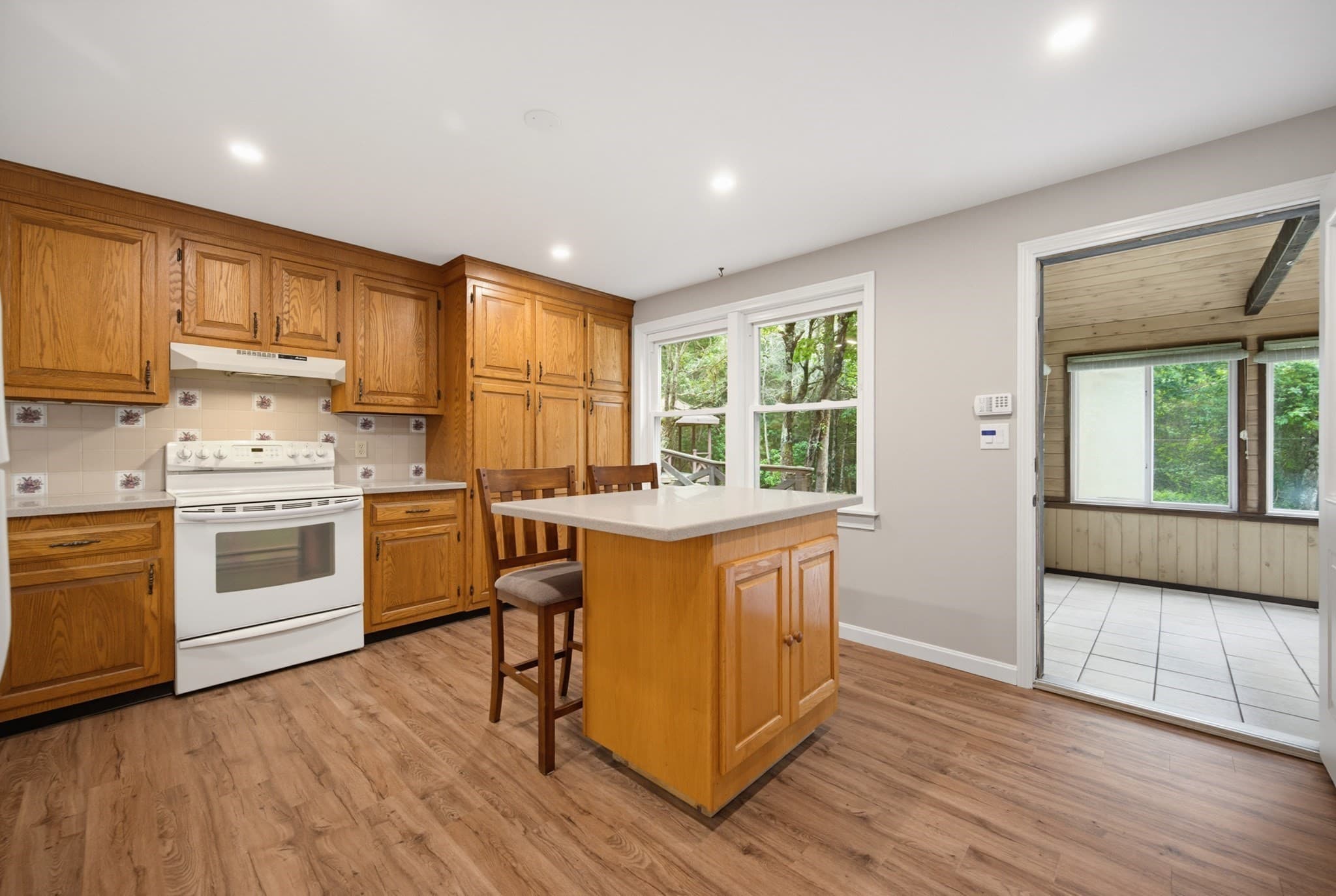 Single Family Residence at 81 Rocky Meadow St, Middleboro MA 02346, photo 2 of 42