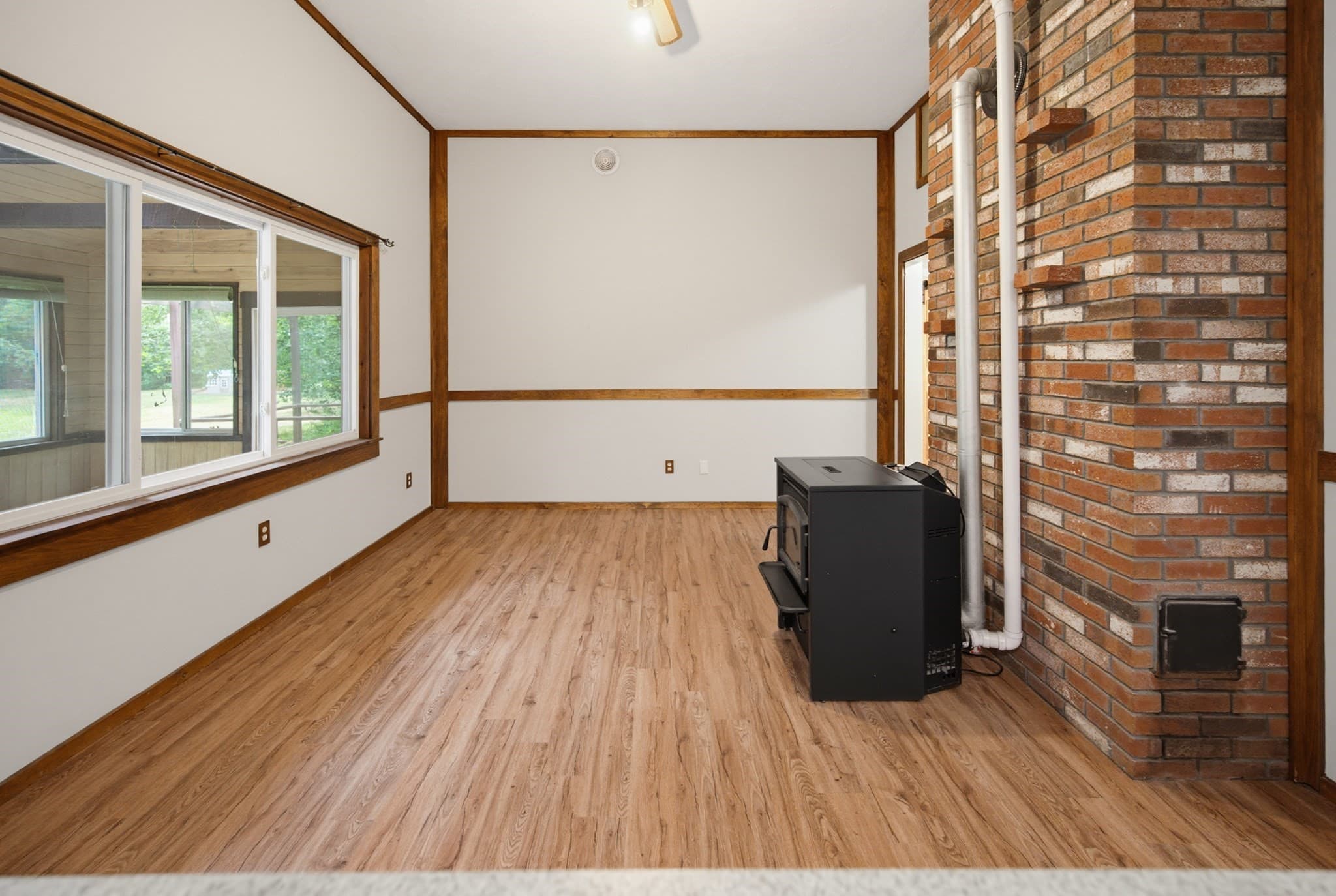 Single Family Residence at 81 Rocky Meadow St, Middleboro MA 02346, photo 7 of 42