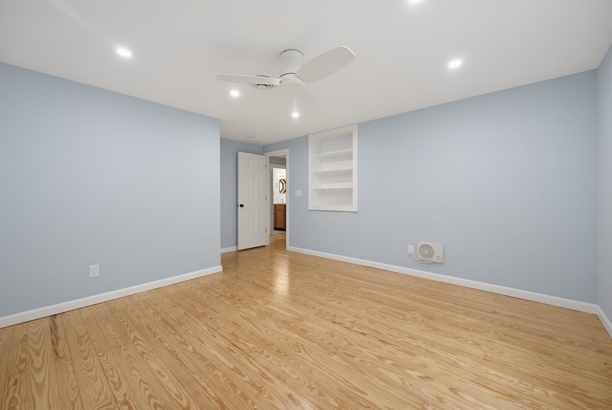 Single Family Residence at 81 Rocky Meadow St, Middleboro MA 02346, photo 15 of 42