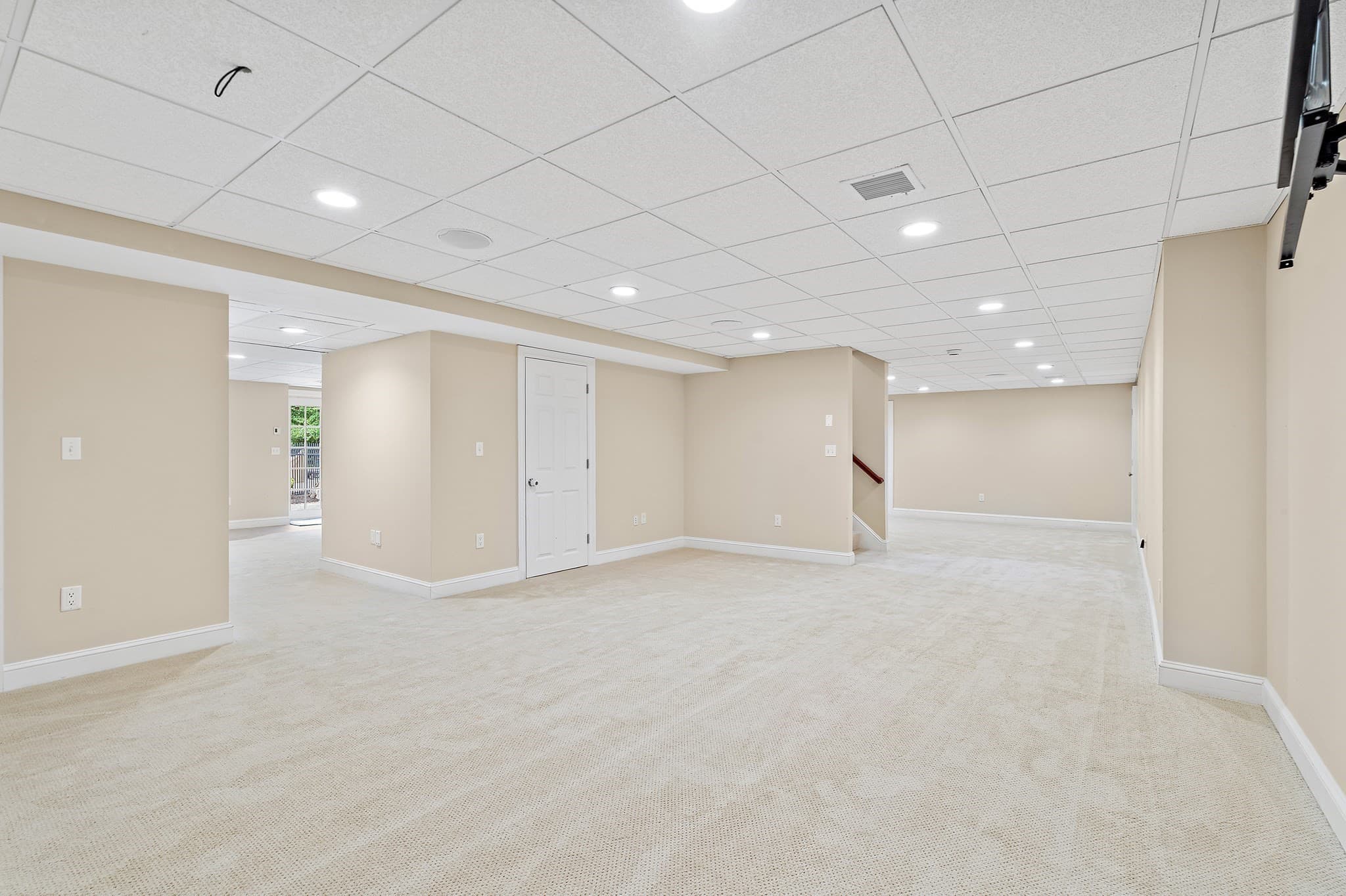 Single Family Residence at 16 Kingsbury Dr, Holliston MA 01746, Holliston, photo 31 of 42
